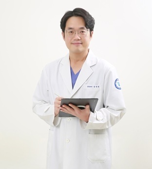 바로세움병원 관절센터 병원장 김경훈원장