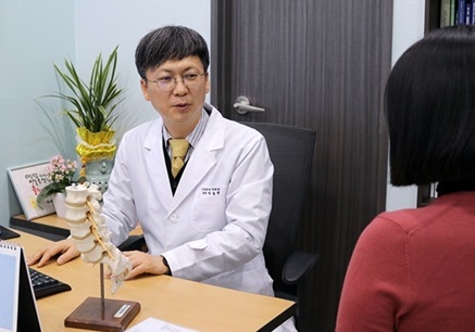잠실 선수촌병원 신경외과 이동엽 원장