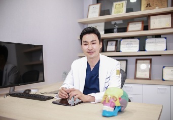 에이징엘성형외과의원 김수철 대표원장