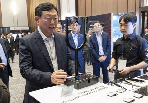 신동빈 롯데그룹 회장(사진 왼쪽) 