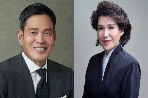 신세계그룹 정용진 회장과 정유경 회장 남매. 