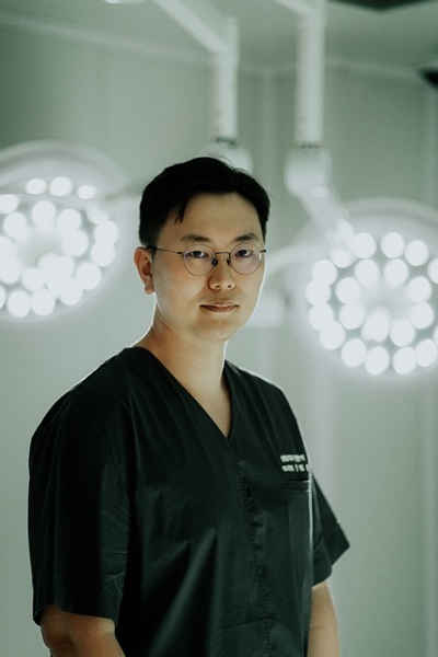 라베성형외과 민형준 대표원장