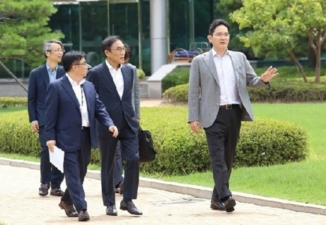 삼성전자 이재용 회장.(사진 오른쪽 첫번째)