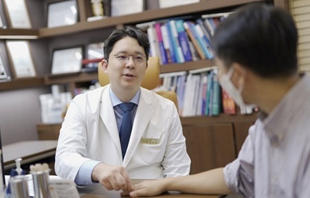 아산본내과 원제범 원장