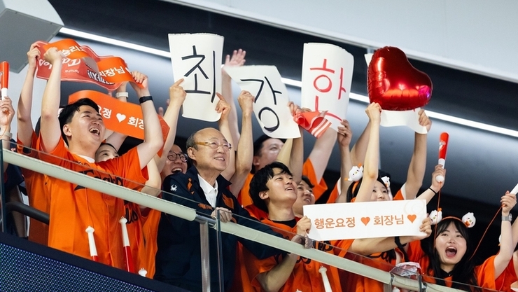 “곧 대전에서 봅시다”...한화 김승연 회장, 임직원 향한 '야구장 동행' 약속 지켜