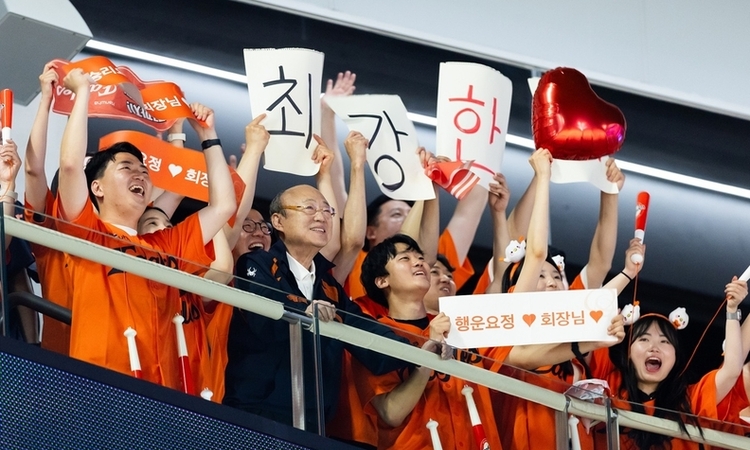 “곧 대전에서 봅시다”...한화 김승연 회장, 임직원 향한 '야구장 동행' 약속 지켜