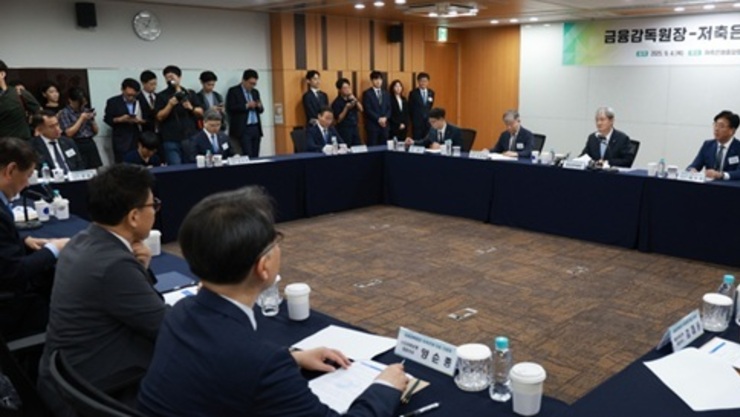 [금융街 풍향계] 이찬진 “저축은행, 소비자보호 최우선해야"..."진옥동, 함영주 그리고 조좌진"
