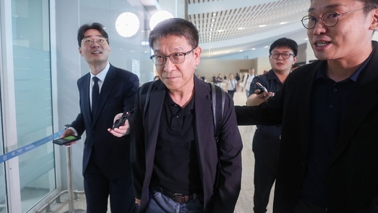 ‘300명 구금’ LG에너지솔루션 인사책임자 출국…“조기 석방 위해 최선”