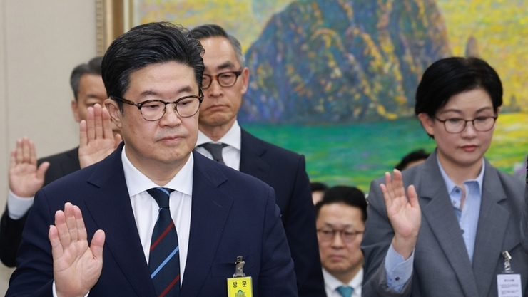 [2025 국감] MBK 김병주 회장, “국민께 심려 끼쳐 죄송…사회적 책임 다하겠다”