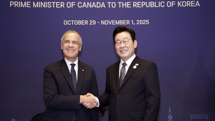 李대통령, "加총리에 차기 잠수함사업 관련 韓 참여 희망" 요청