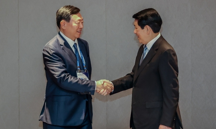 신동빈 롯데 회장, 각국 정상∙글로벌 CEO와 협력 방안 논의