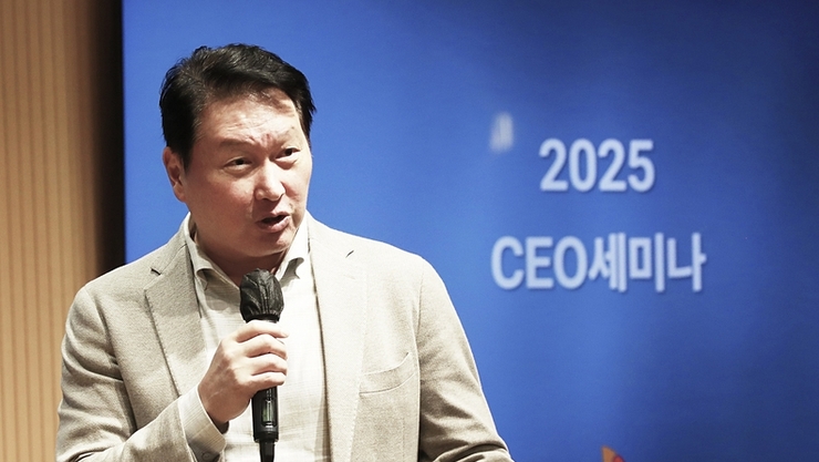 최태원 SK 회장 “운영개선과 본업 지식 쌓아야 AI 선점”
