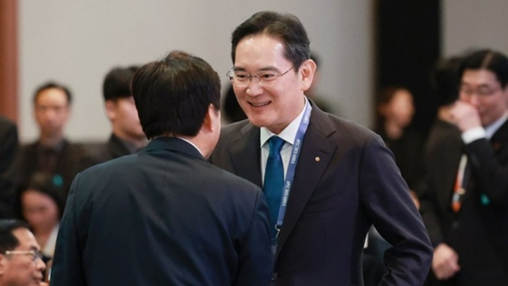 삼성 이재용-벤츠 회장. '미래 모빌리티 협력' 회동…LG·HS효성 CEO도 만나