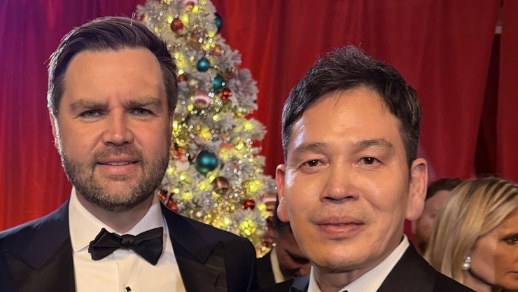 신세계 정용진, 美부통령 성탄절 만찬 참석…글로벌 네트워크 강화