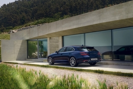 현대차 제네시스 G70, 2026년형·그래파이트 에디션 출시...“기본 넓히고 감성 날카롭게”