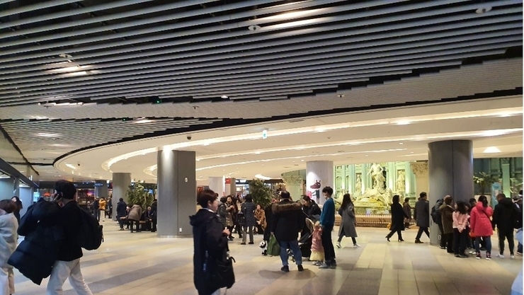 작년 4분기 유통 기상도 ‘희비’…백화점 '맑음' vs 마트·편의점·면세점 ‘흐림’