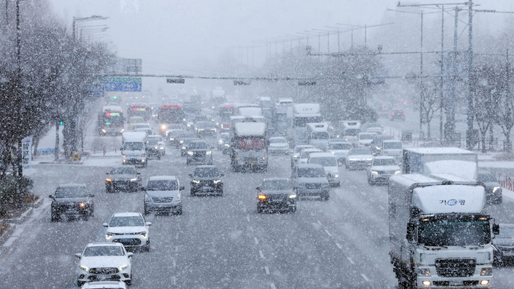 전국 대설 예비특보, 2일 출근길 비상…수도권 최대 10㎝ 눈 예보