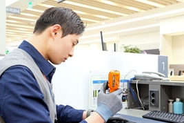 '삼성전자 폴더블폰, 디스플레이 단품 수리' 전국 확대