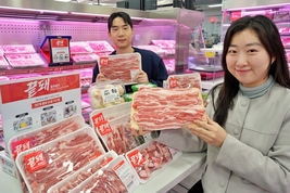 “990원 삼겹살 떴다”…롯데마트, 수입 돼지고기 전 품목 행사 ‘끝돼 DAY’