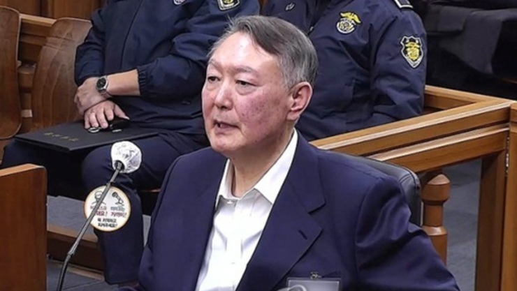 법원, 윤석열 전 대통령 무기징역 선고... '내란 우두머리 혐의' 유죄