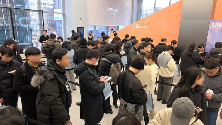 갤럭시 S26 시리즈 사전판매 135만대…삼성 스마트폰 역대 최다 기록