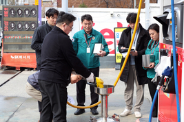정부 ‘석유 최고가격제’ 도입…정유업계 “가격 안정 협조”