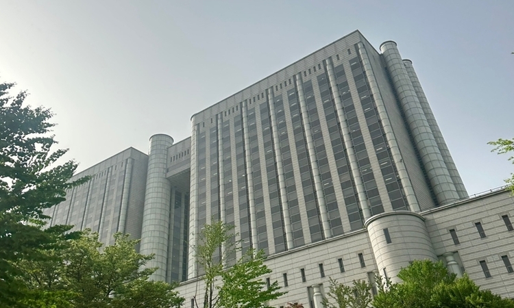 네이버웹툰·카카오엔터, ‘아지툰’ 운영자 상대 승소…20억 배상 판결