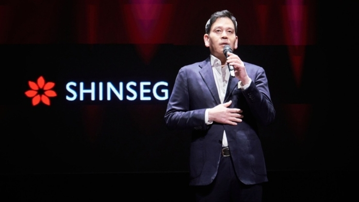 신세계 정용진號, 오픈AI와 손잡고 ‘AI 커머스’ 본격화…"유통 패러다임 대전환 시동"