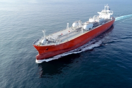 HD현대중공업, 세계 최초 암모니아 추진선 건조…친환경 전환 가속