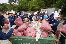 "소등과 청소 그리고 지구의 날"...ESG경영 실천하는 기업들 누구?