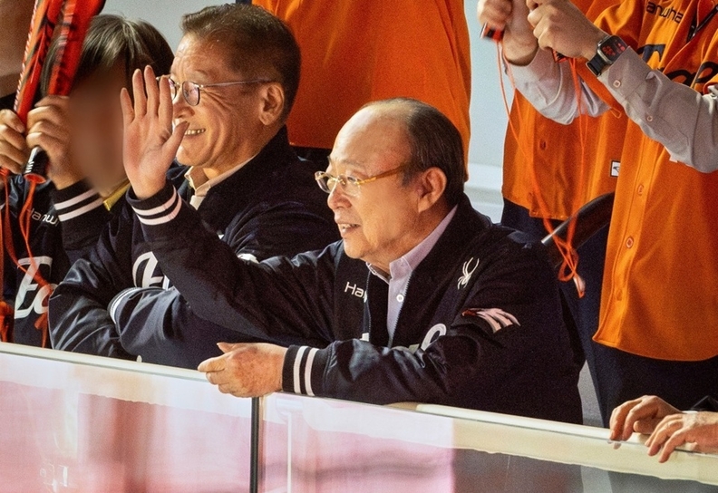 <b>한화</b>그룹 김승연 회장의 남다른 ‘<b>이글스</b> 사랑’ 화제...선수단에 ‘깜...