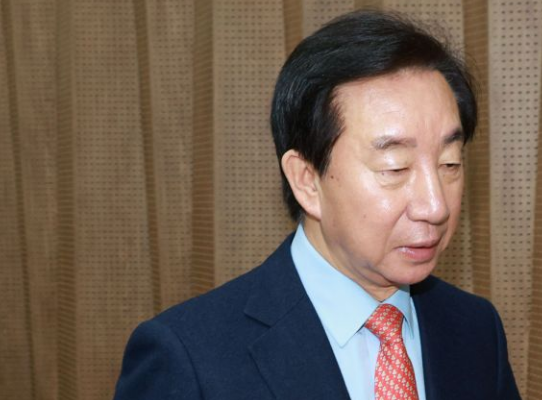 김성태 전 자유한국당(국민의힘 전신) 원내대표가 7일 국회 소통관에서 기자회견을 한 뒤 걸어나가고 있다. (사진=연합뉴스)