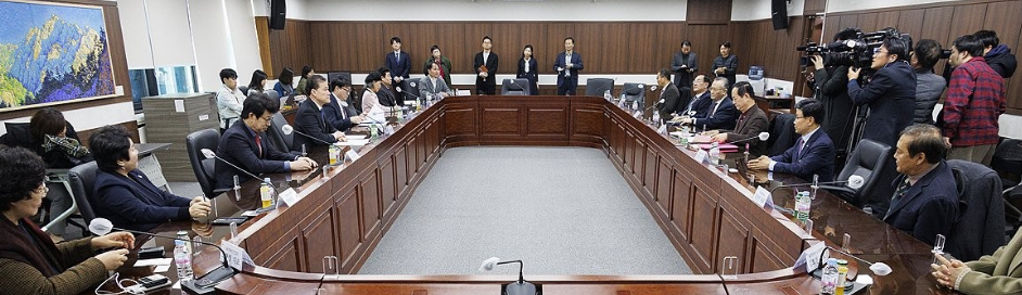 김영호 통일부 장관이 지난 1월 29일, '북한이탈주민의 날' 제정 관련 민간 단체 간담회에 참석해 인사말을 하고 있다. (사진=연합뉴스)