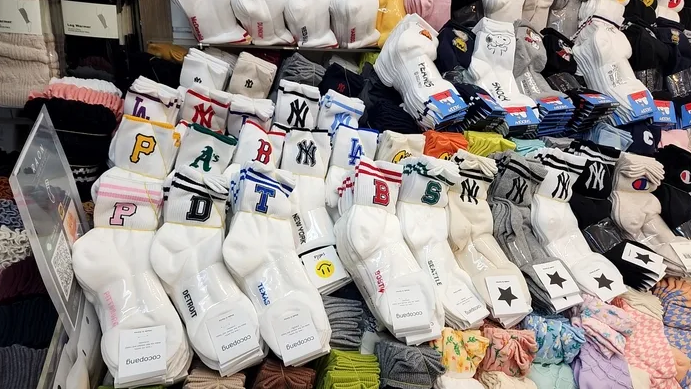 시중에 판매되고 있는 MLB위조상품. (사진=특허청)