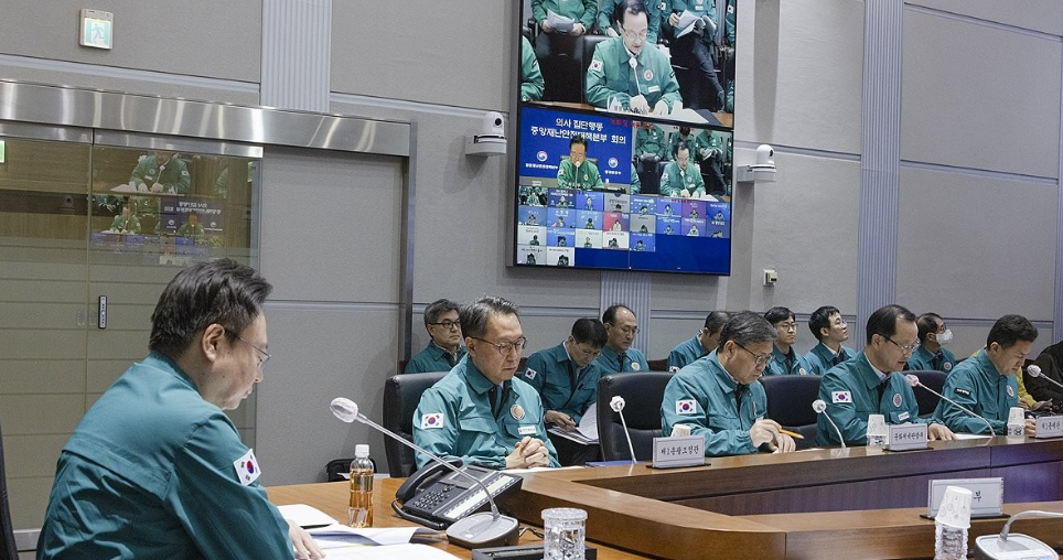 조규홍 보건복지부 장관이 지난 25일 의사 집단행동 대응 중앙재난안전대책본부 회의를 주재하고 있다. (사진=연합뉴스)