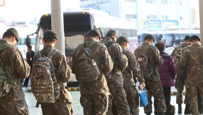 국가보훈부는 제대 군인을 위한 맞춤형 카드(히어로즈 카드)를 출시한다고 밝혔다. (사진=연합뉴스)